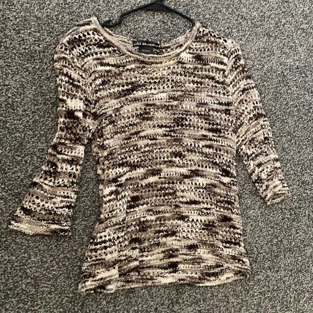 Shirt / sweater